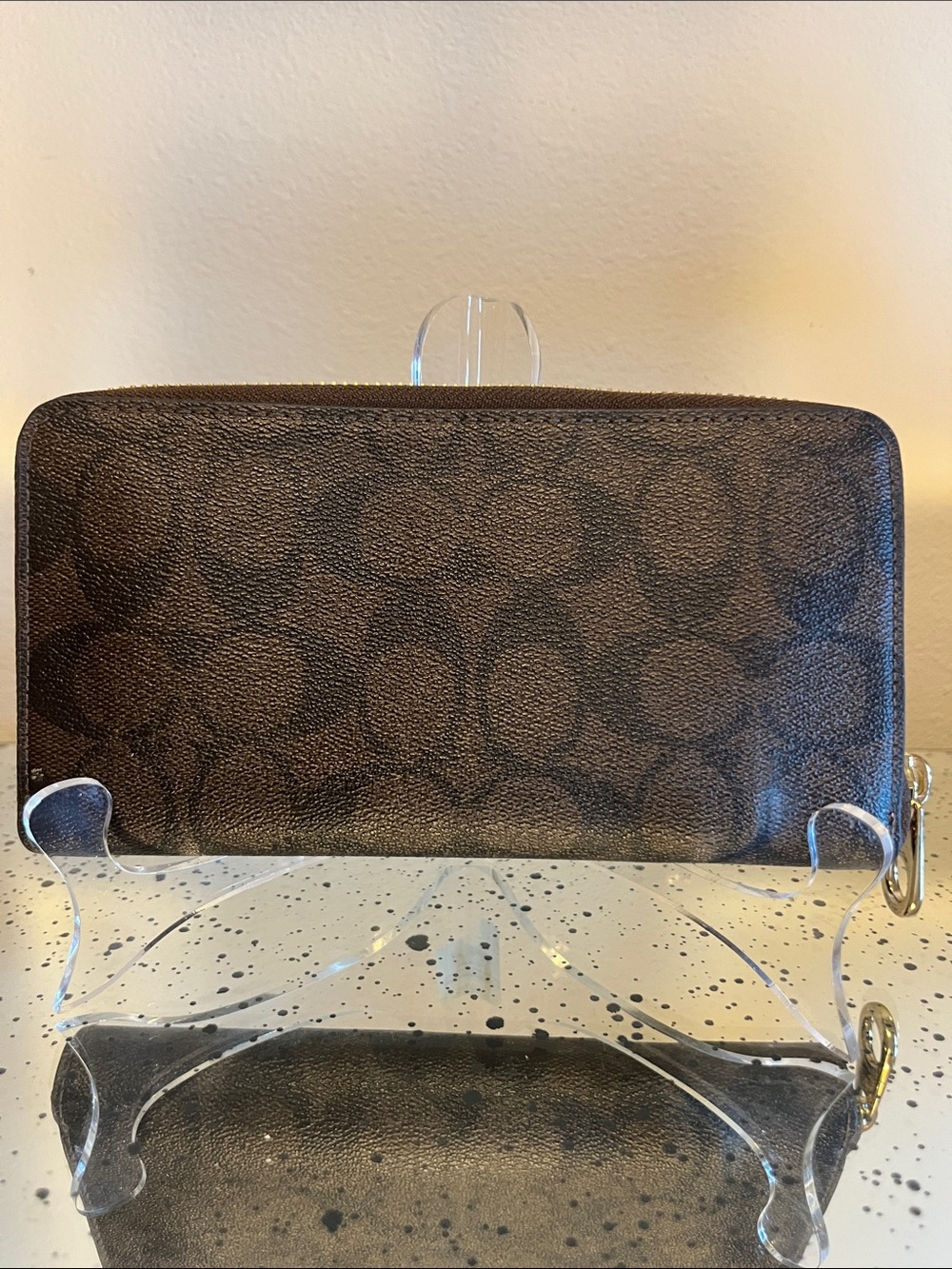 EUC Coach Signature Canvas Zip Around Wallet with Patch Appliqués - Picture 4 of 7